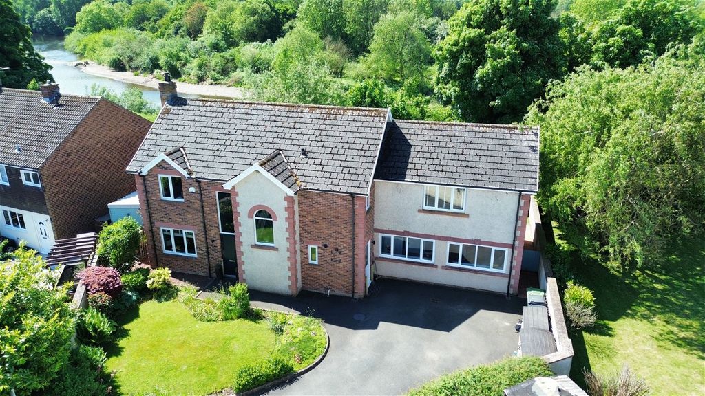 Property photo 1 of 33