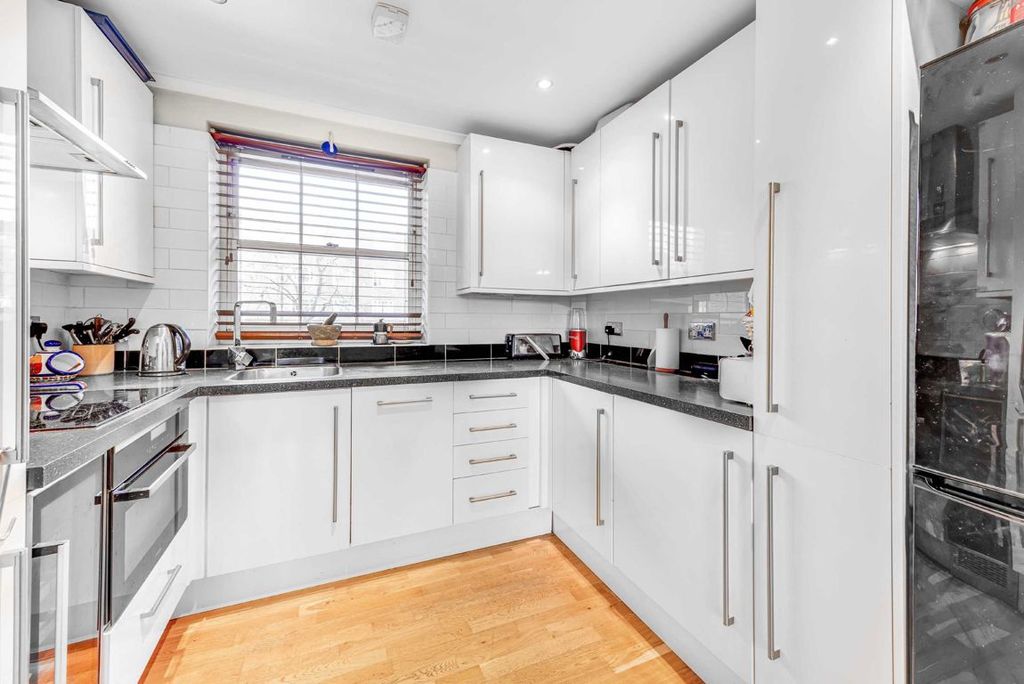 Property photo 1 of 5