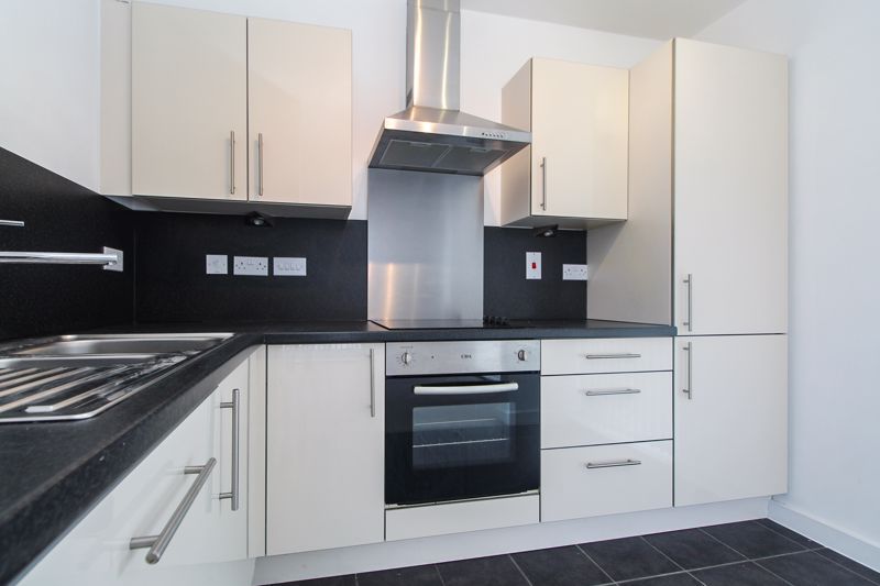 Property photo 3 of 10 Kitchen