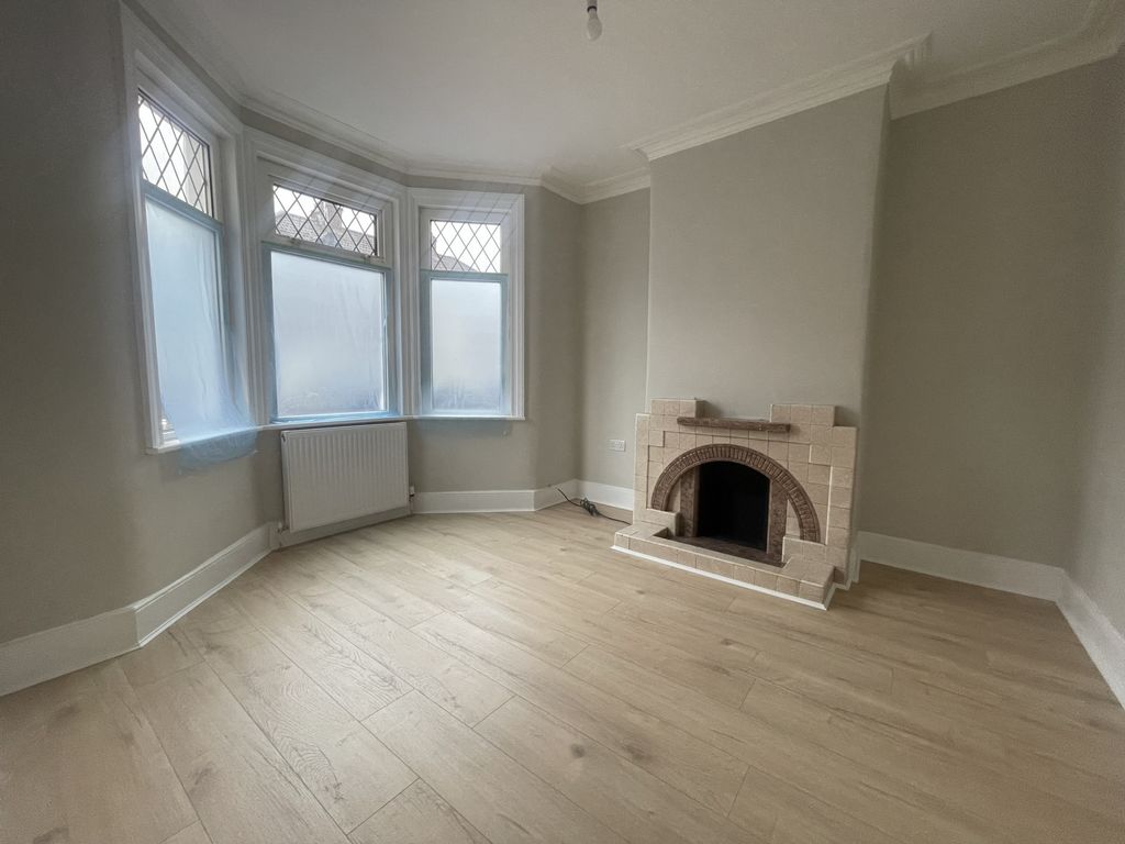 Property photo 1 of 10 Photo 2