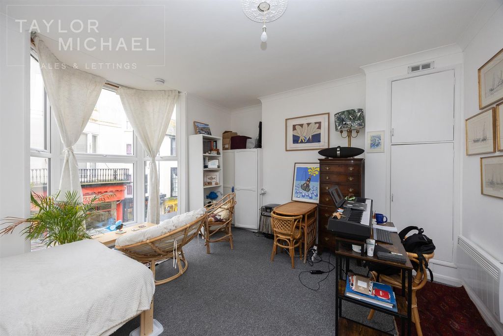 Property photo 2 of 7 Studio Room