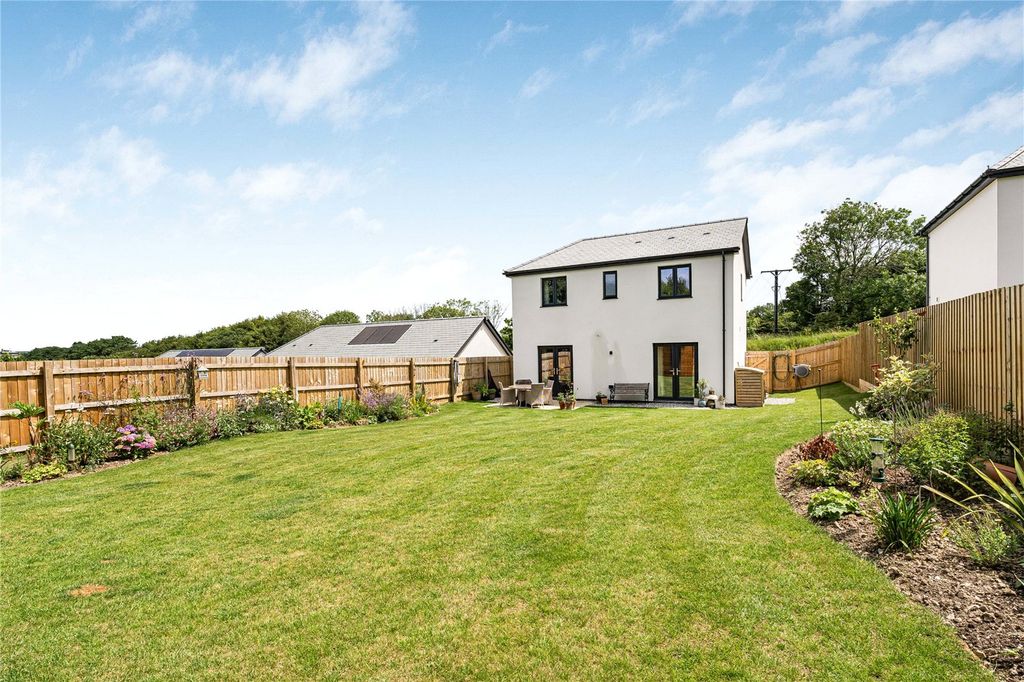 Property photo 2 of 28 Picture No. 36