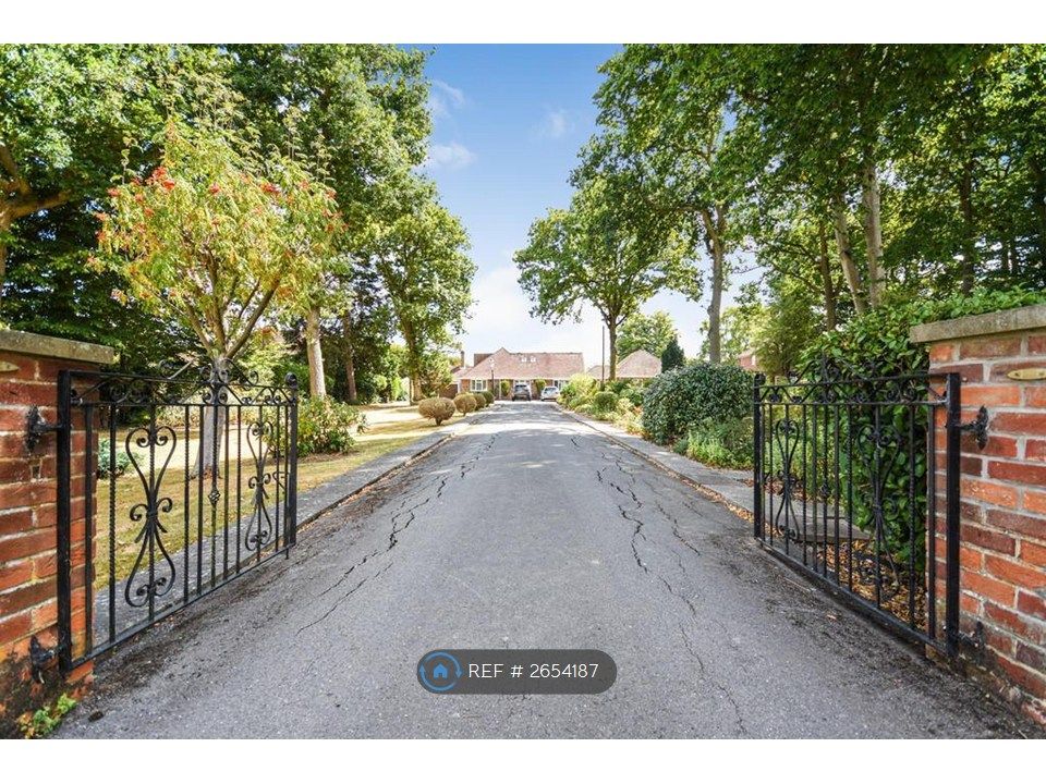 Property photo 2 of 13 Entrance