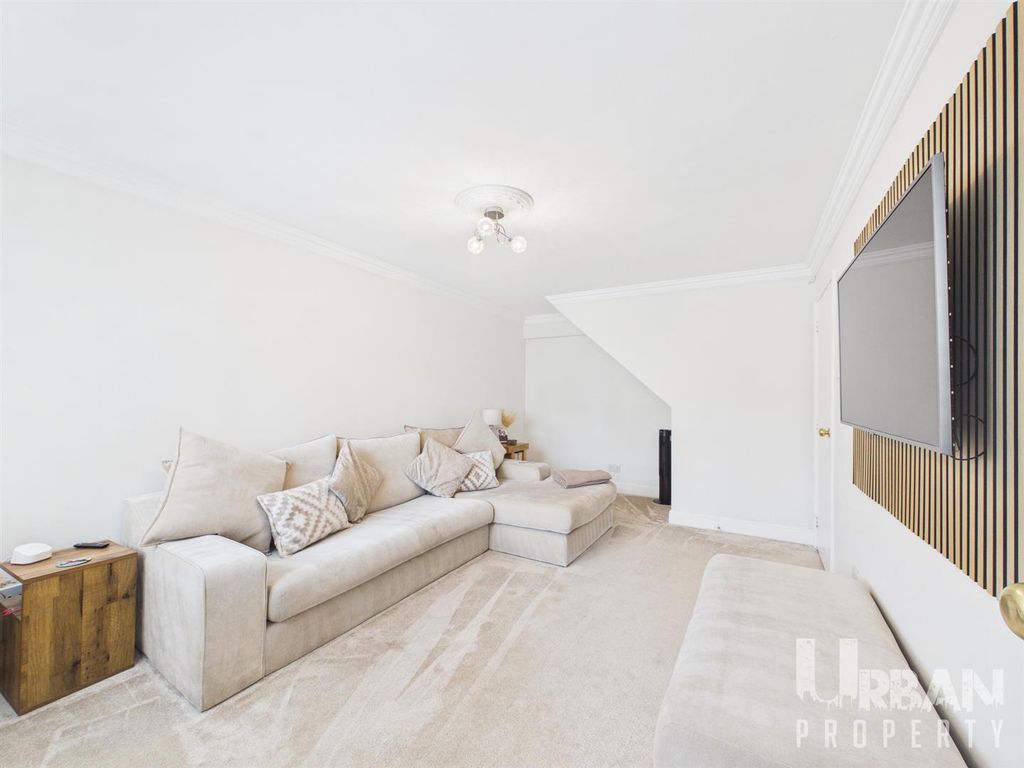 Property photo 3 of 15 Cam03038G0-Pr0234-Still009.Jpg