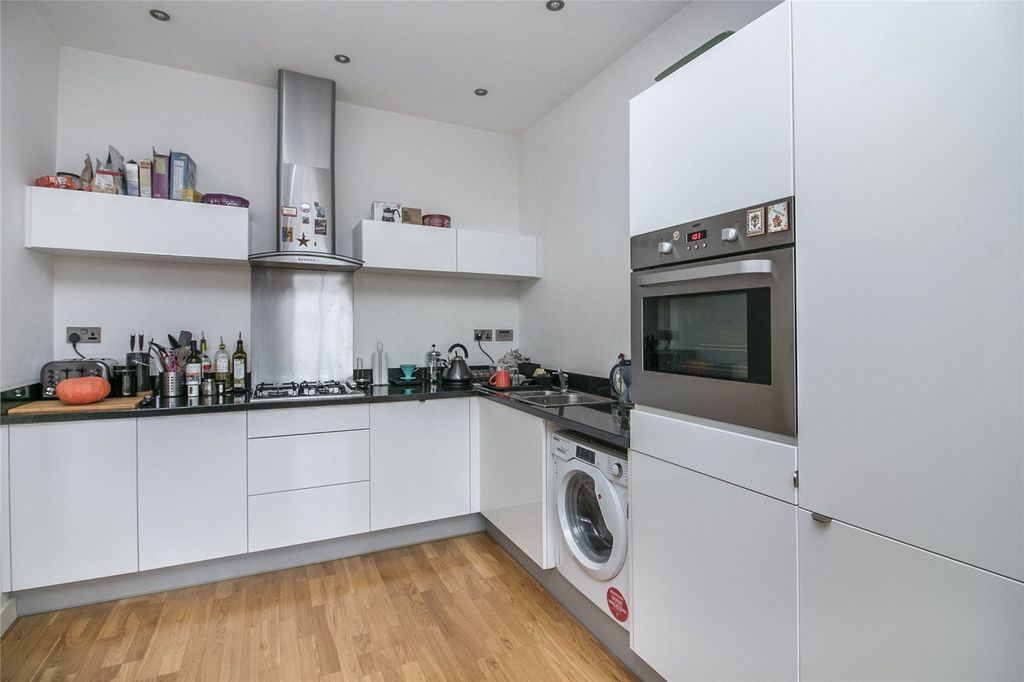 Property photo 3 of 12 Kitchen