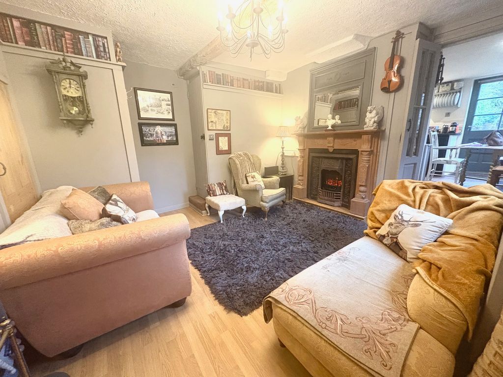 Property photo 2 of 16