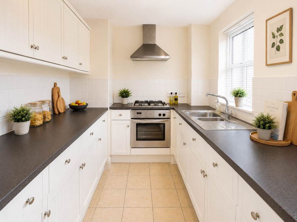 Property photo 2 of 6 Kitchen