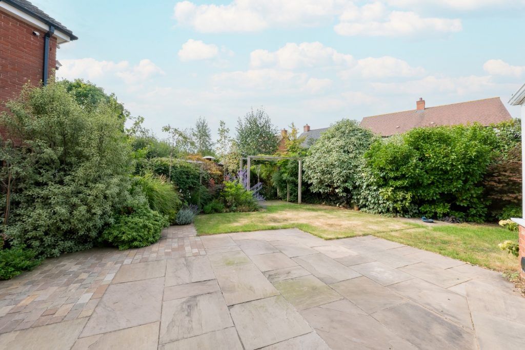 Property photo 2 of 28