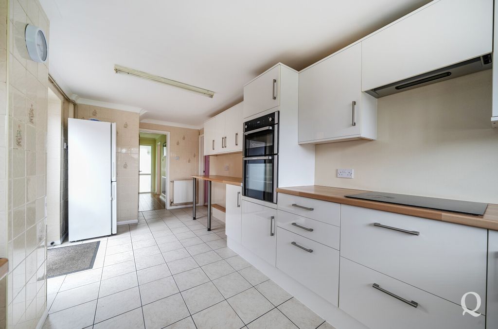 Property photo 2 of 25 1F911207-Bc2d-4Aa...
