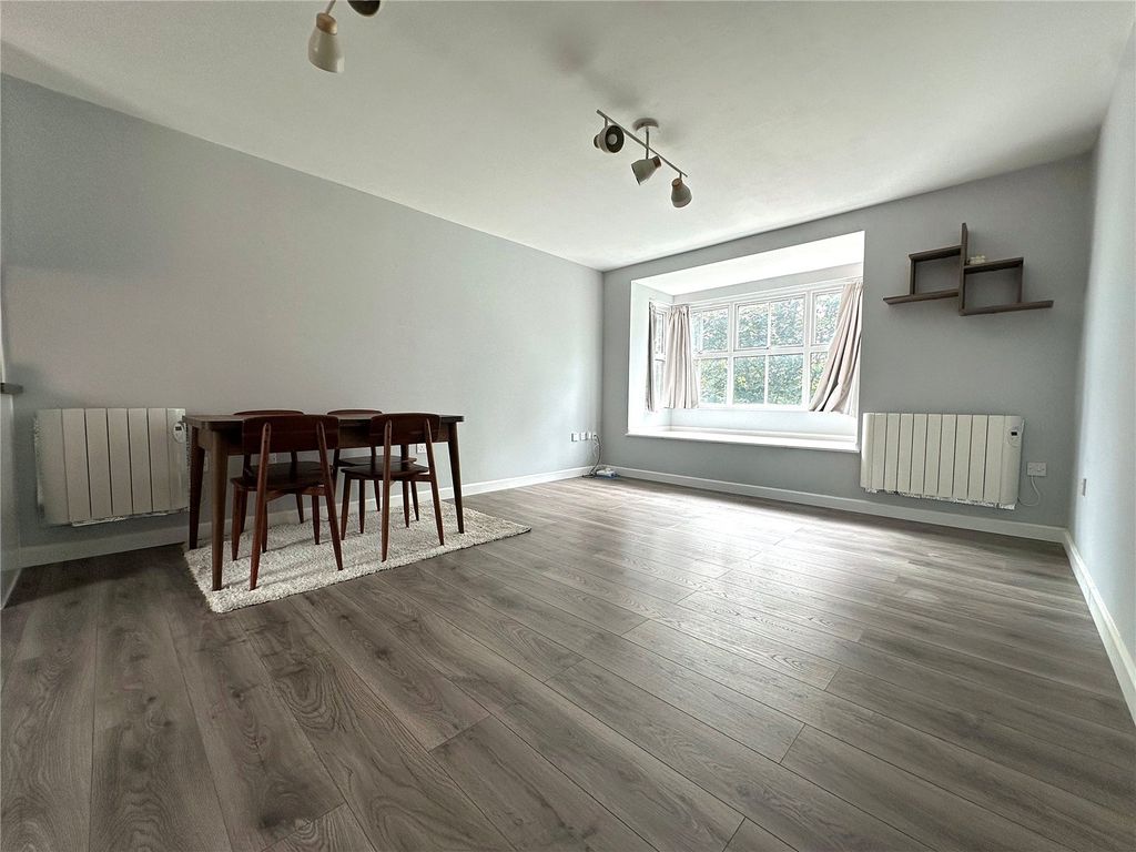 Property photo 3 of 15 Picture No. 04
