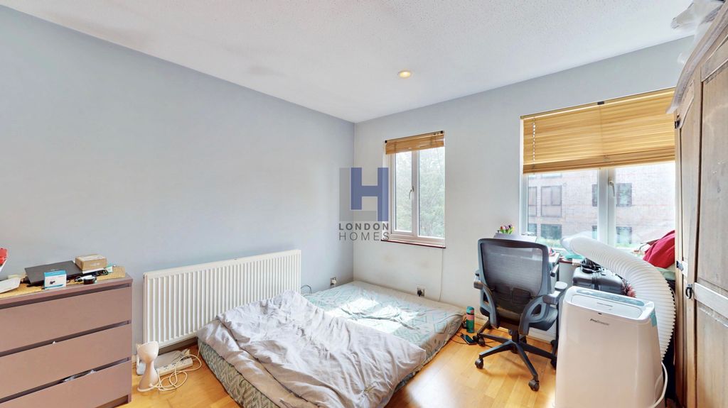 Property photo 3 of 11