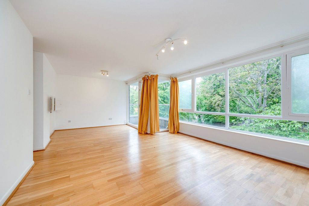 Property photo 3 of 8 Picture No. 02