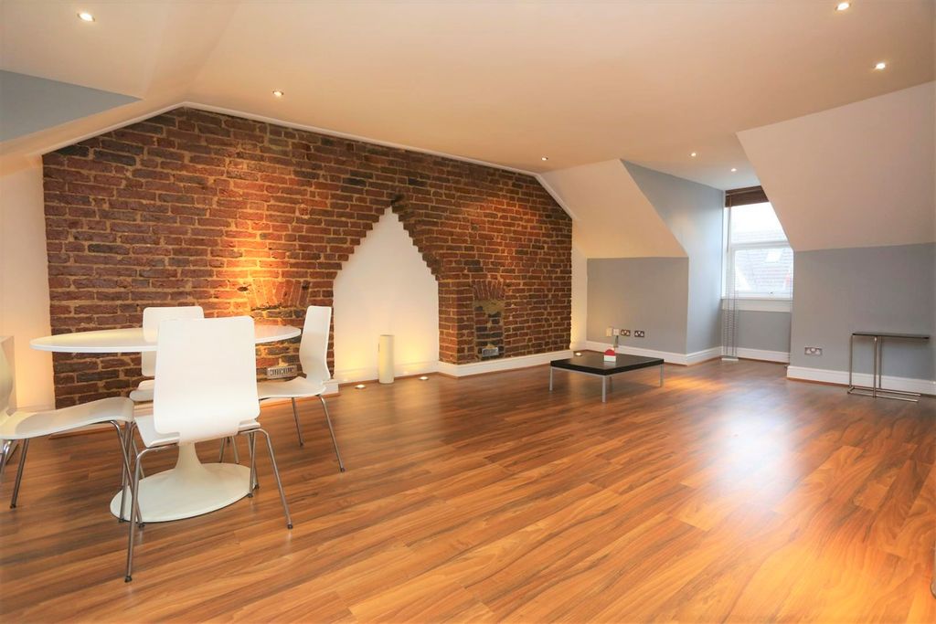 Property photo 1 of 11 5