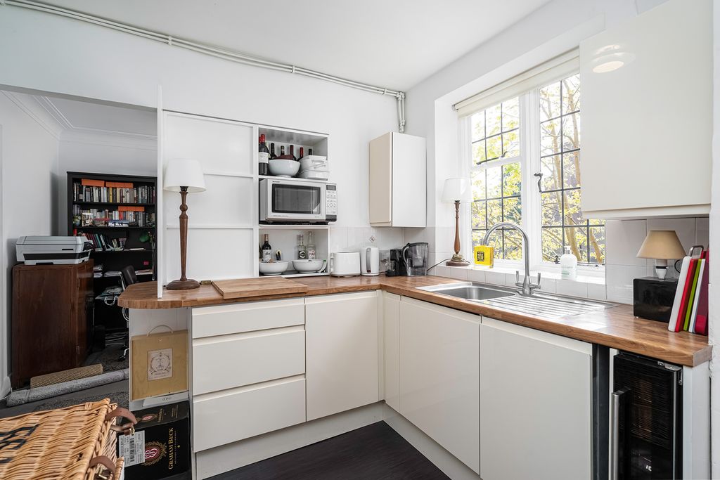 Property photo 3 of 14 Kitchen