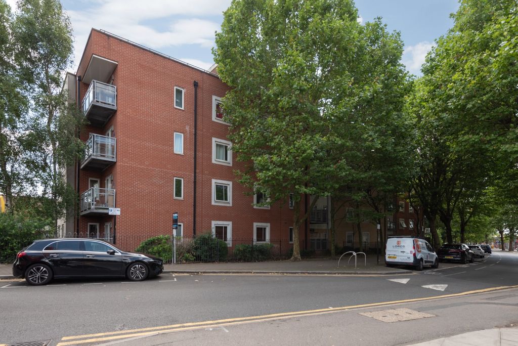 Property photo 1 of 12 1521911