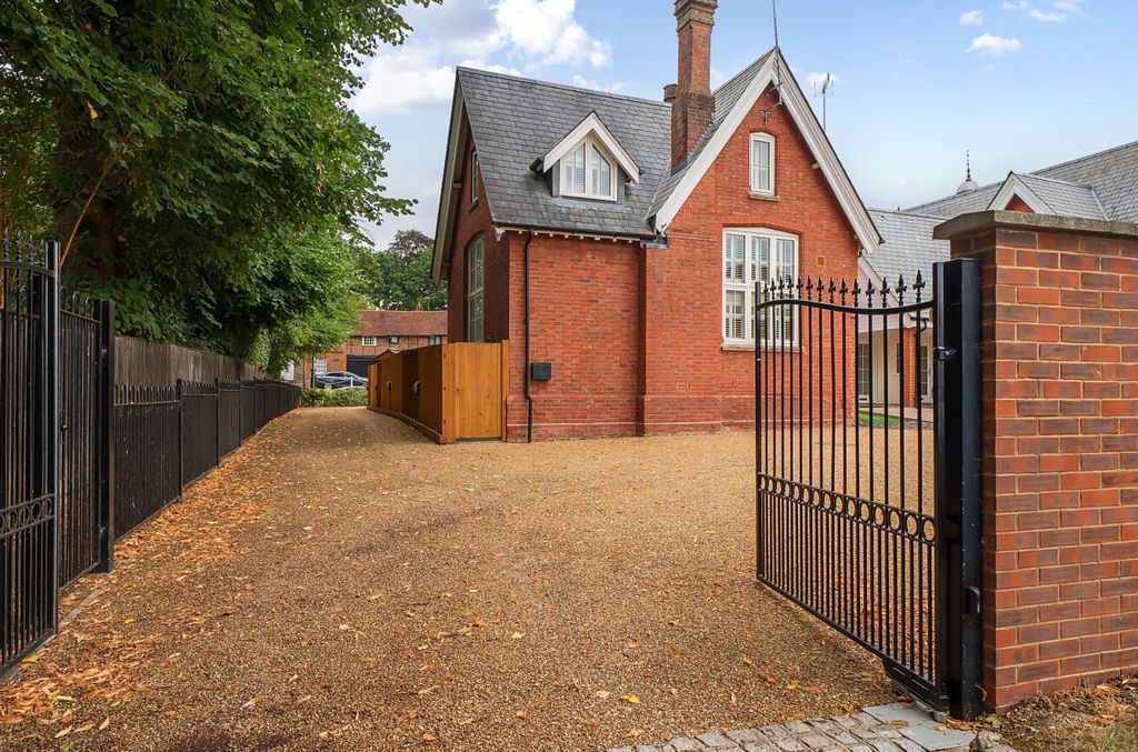Property photo 2 of 29 1331595-11-688c89...