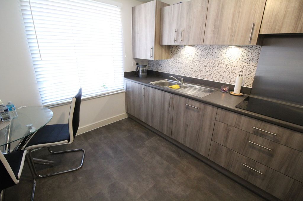 Property photo 3 of 16 Kitchen/Dining Room