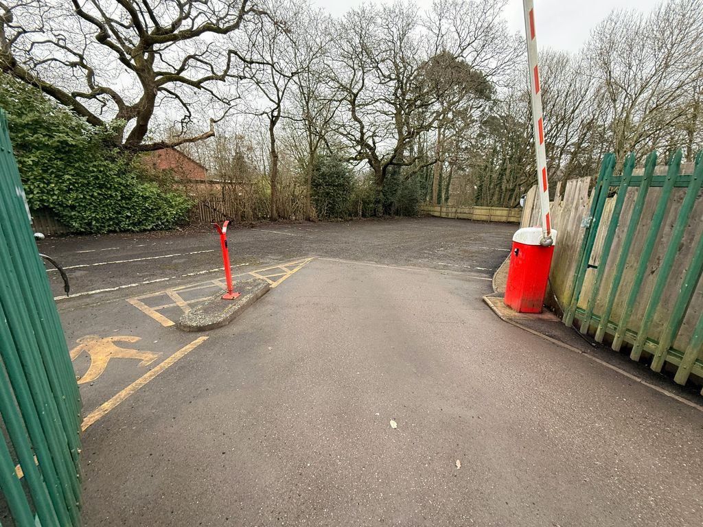 Property photo 2 of 5 20260203_101912168_Ios.Jpg