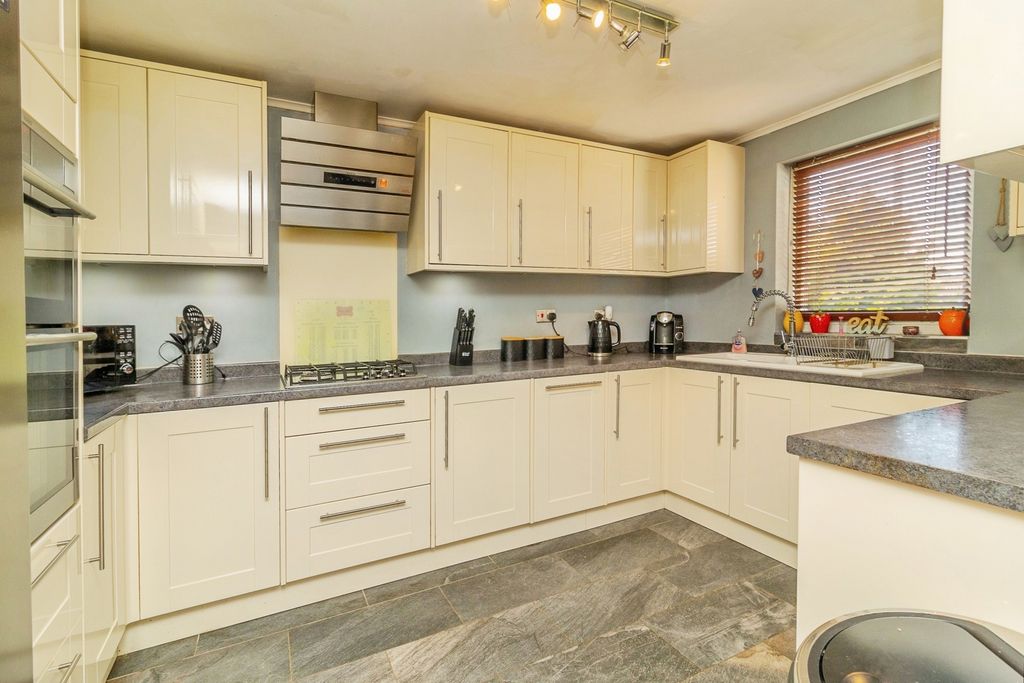 Property photo 3 of 19 Pbox-Img.Jpg