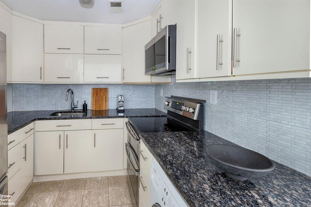 Property photo 3 of 8 <Alttext/>
