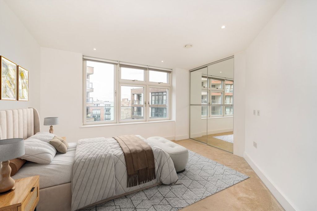 Property photo 3 of 6