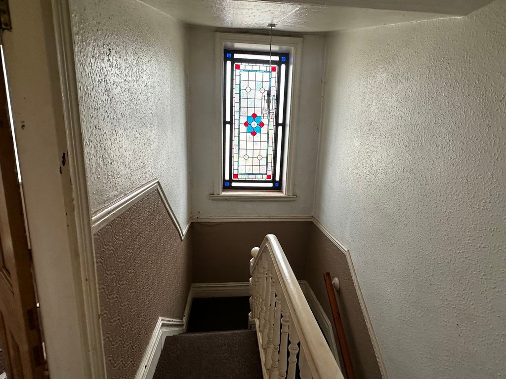 Property photo 1 of 12 Photo 6