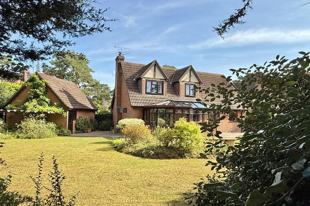 Property photo 3 of 33 Gallery