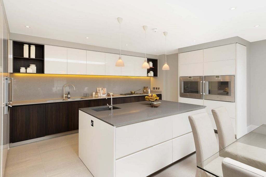 Property photo 3 of 14 Herbert Crescent