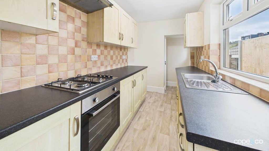 Property photo 2 of 14 4142766