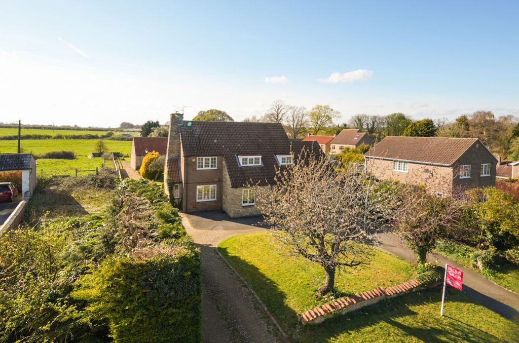 Property photo 1 of 34 6-69Cea26c67E25-1439332-Jpg-6