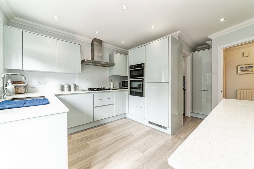 Property photo 2 of 24