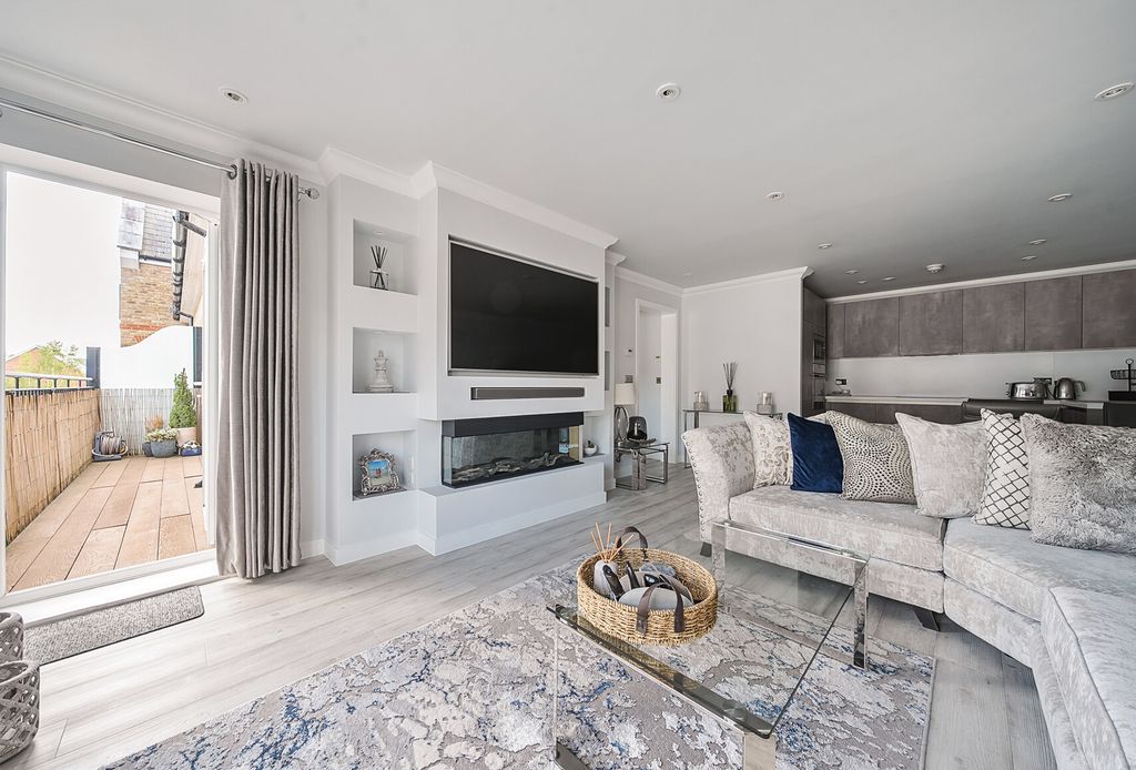 Property photo 3 of 14 024-40-681Cf836E8...