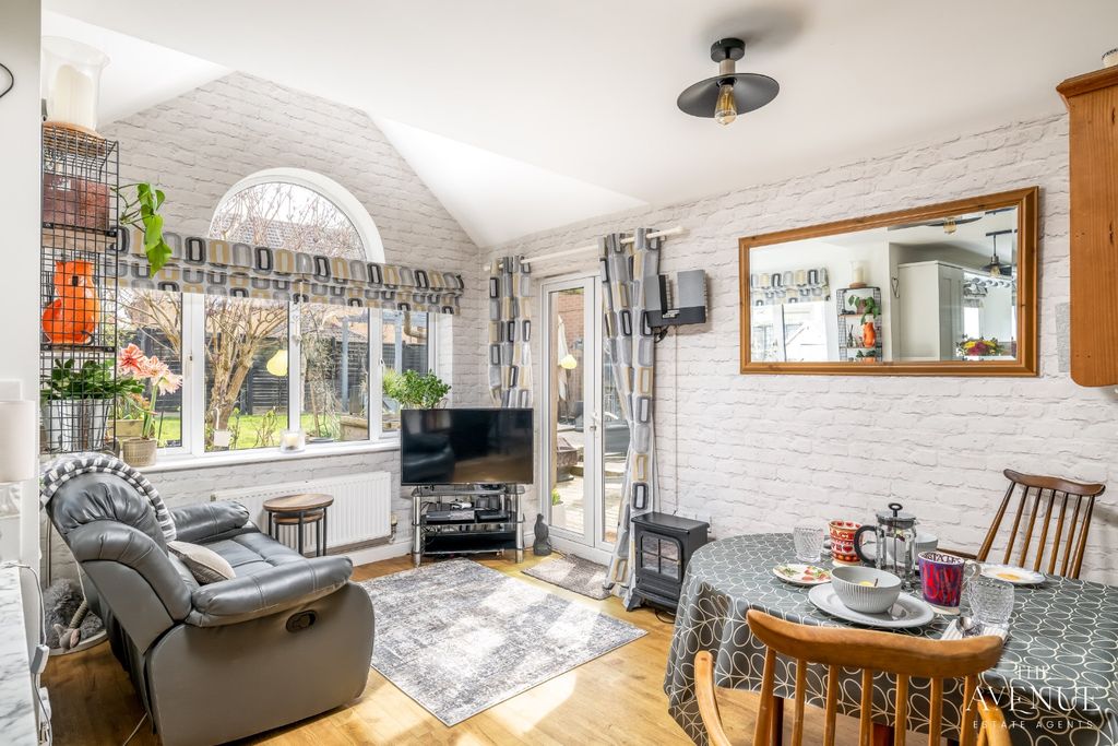 Property photo 2 of 39 4924593