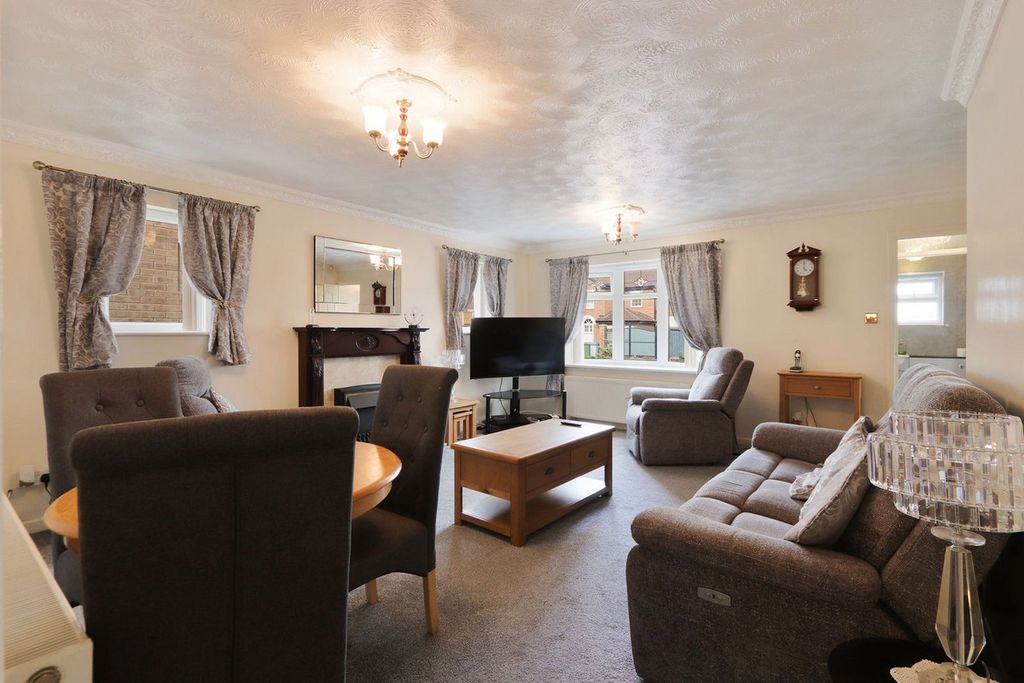 Property photo 3 of 10