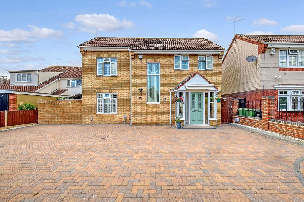 Property photo 1 of 28