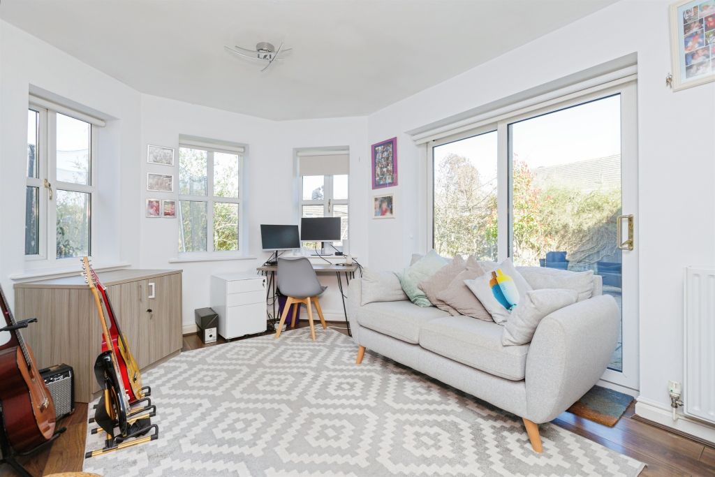 Property photo 3 of 17