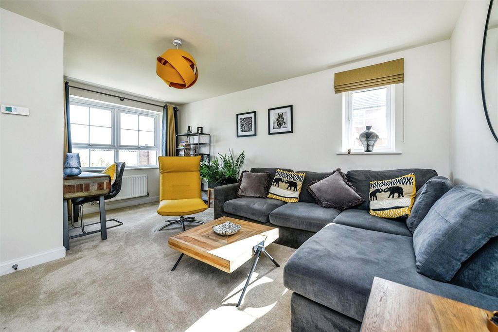 Property photo 3 of 15 Sitting Room