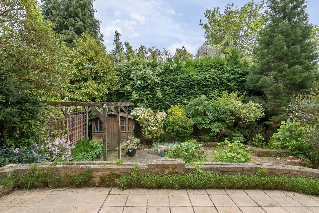 Property photo 2 of 20