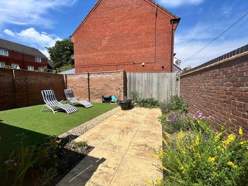 Property photo 3 of 13 Garden