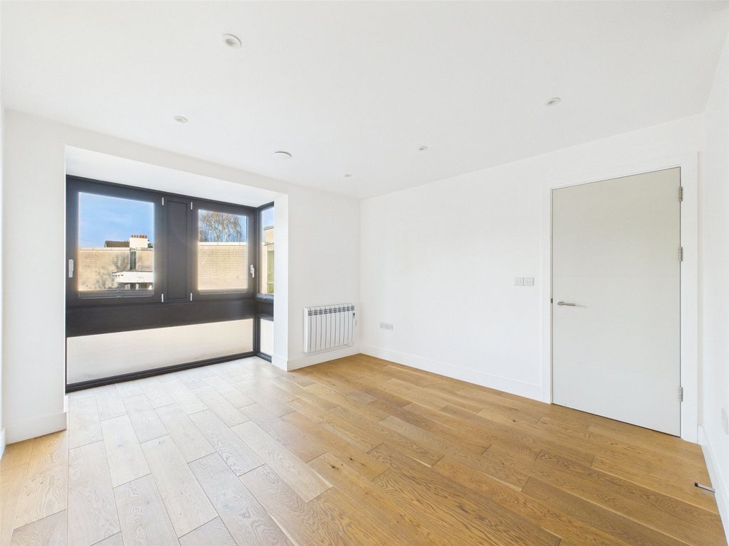 Property photo 3 of 7 Picture No. 09