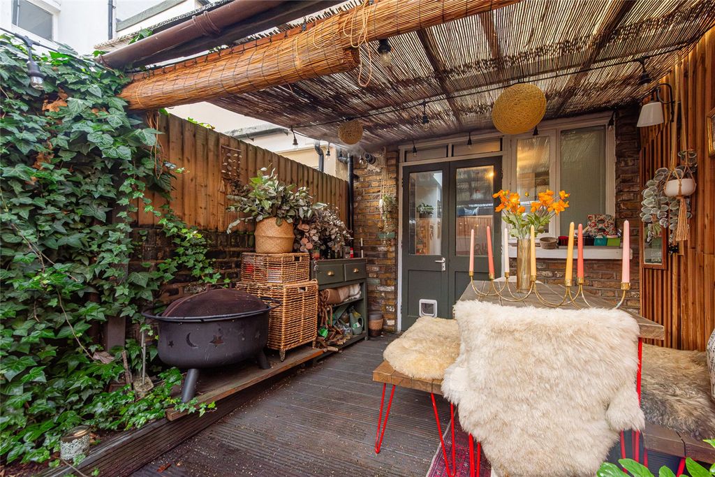 Property photo 1 of 24 Picture No. 18