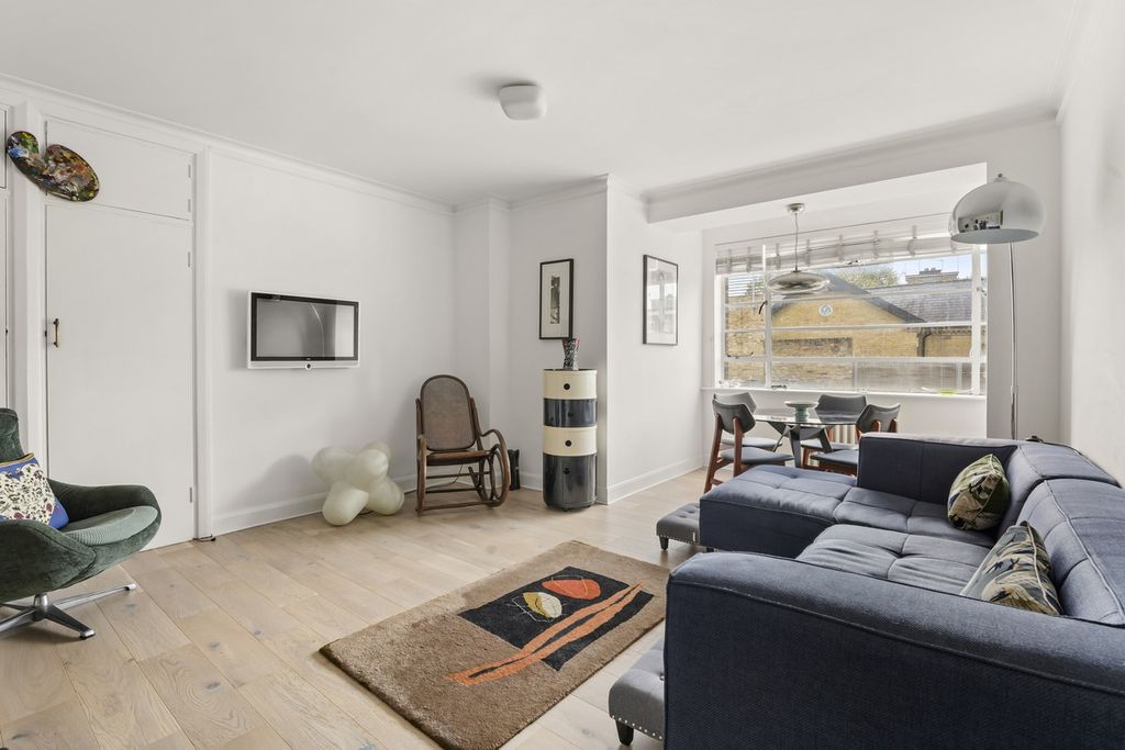 Property photo 2 of 34