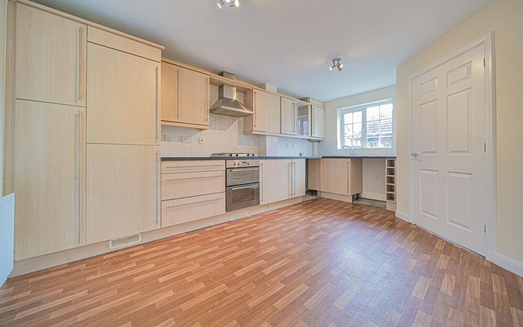 Property photo 2 of 15 P1067883.Jpg