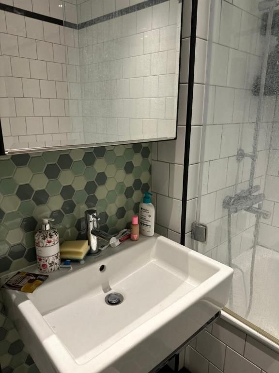 Property photo 1 of 6 Photo 0