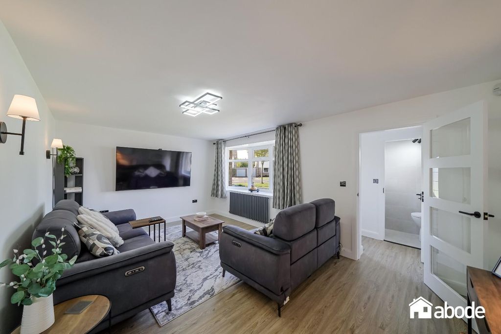 Property photo 3 of 24 34 Ince Crescent-22.Jpg