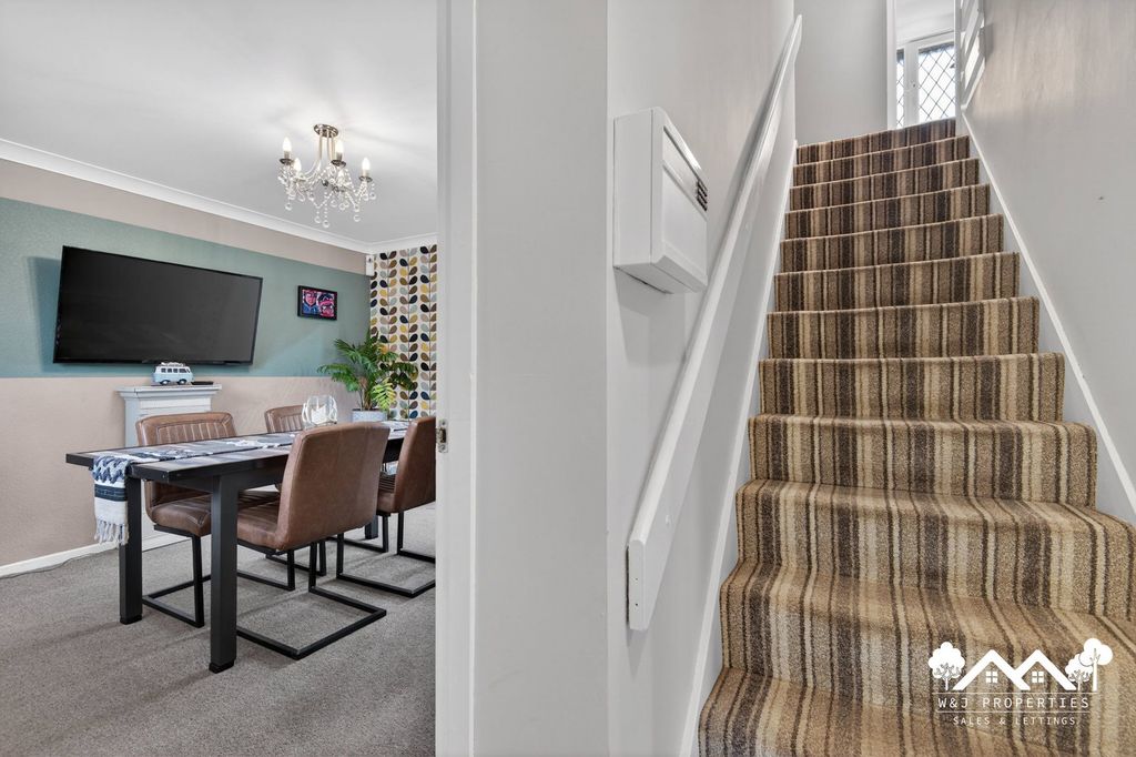 Property photo 3 of 45