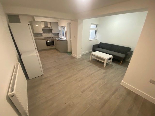 Property photo 3 of 11 Living Room