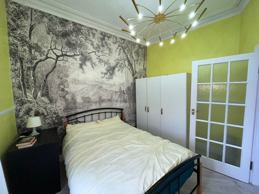Property photo 2 of 4 Bed1