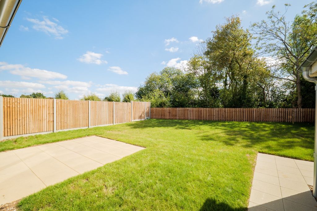 Property photo 2 of 25 5504932