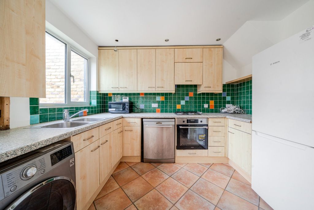 Property photo 3 of 8 Picture No. 09